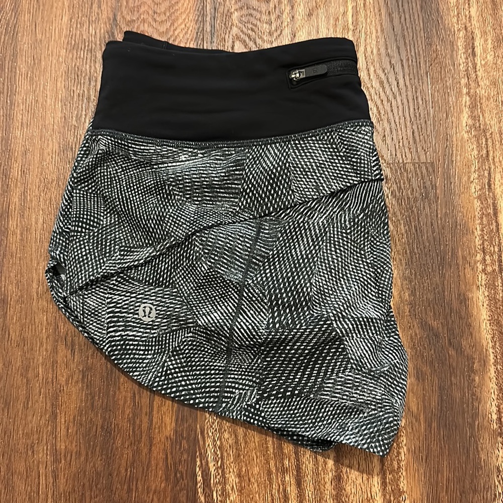 Lululemon Speed Up Size 6 - image 2